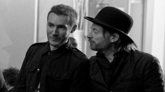 Ascolta la colonna sonora di The Uk Gold fatta da Thom Yorke e Robert Del Naja dei Massive Attack